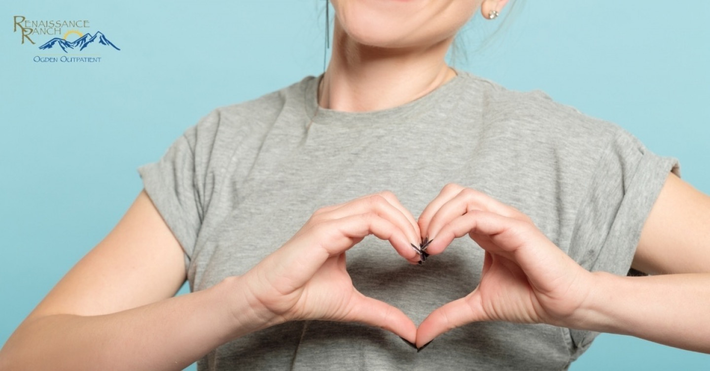 Practice Gratitude This Holiday Season- Renaissance Ranch Ogden Lady Making Heart Shape With Her Hands